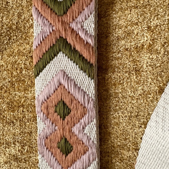 Modern & Chic Sling Bag with Patterned Strap - Picture 5 of 7